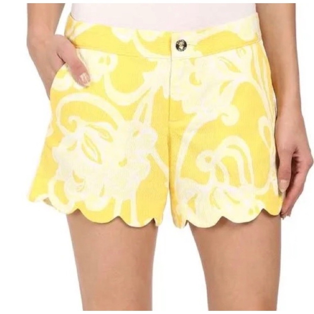 Lilly Pulitzer Buttercup Shorts in yellow and white floral print Size 6 cotton